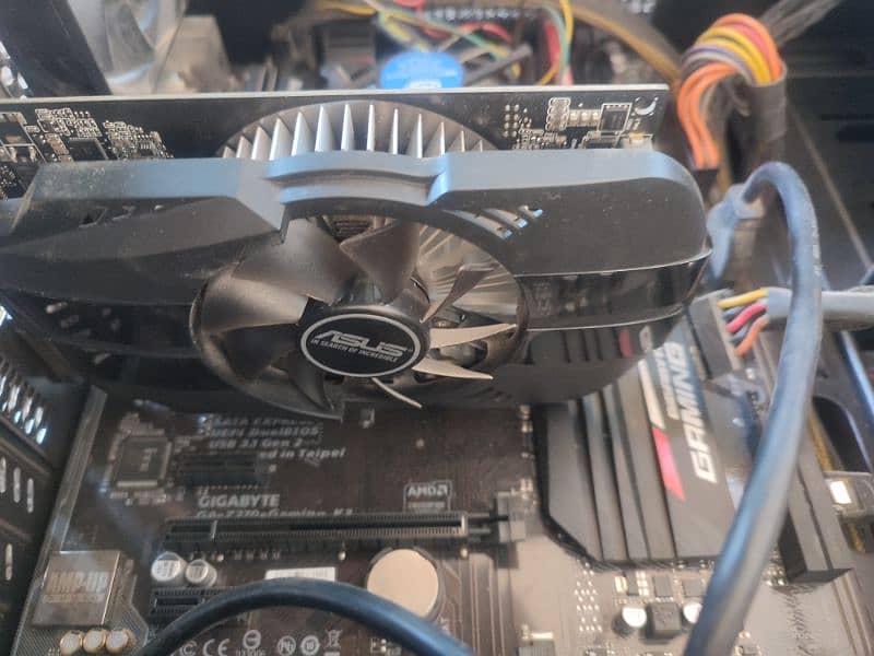 Gaming computer in excellent condition GTX 1050ti and i5 7th gen 2