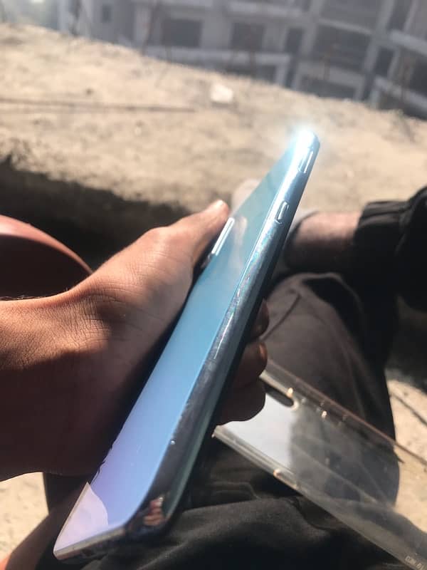 vivo s1 8/256 urgent sale . phone and charinge 4