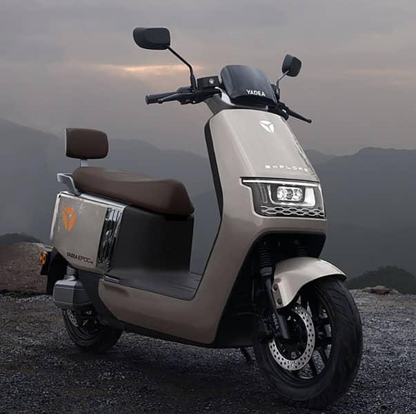 Yadea Electric Scooter EPOC / Scooty Bike Aima Metro Ramza Revoo Evee 10