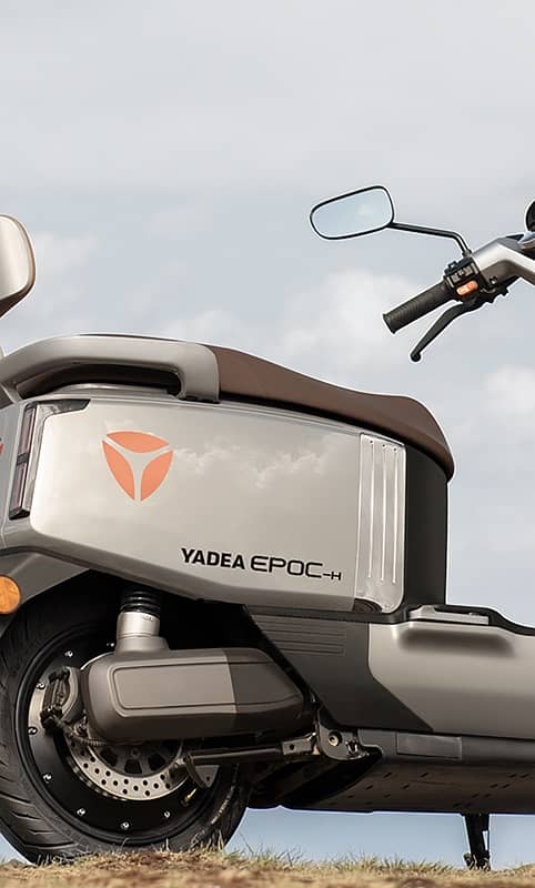 Yadea Electric Scooter EPOC / Scooty Bike Aima Metro Ramza Revoo Evee 15