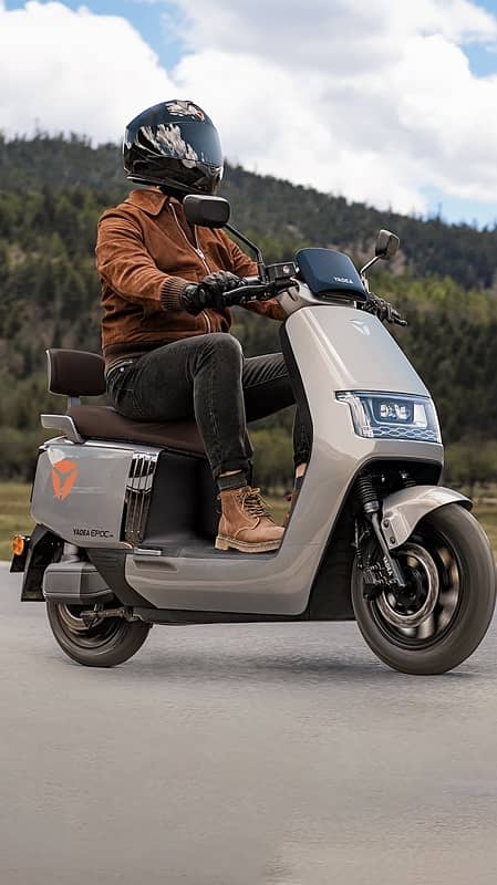 Yadea Electric Scooter EPOC / Scooty Bike Aima Metro Ramza Revoo Evee 17