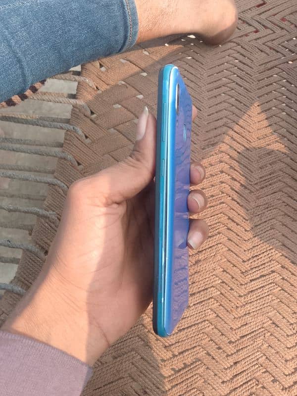 Samsung a30 4gb 64gb 3