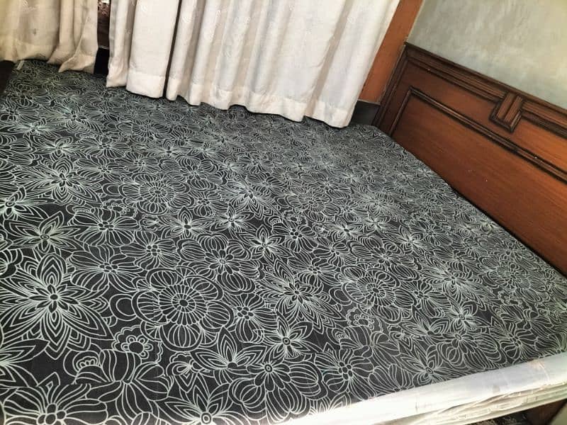 king size mattress for urgent sale 0