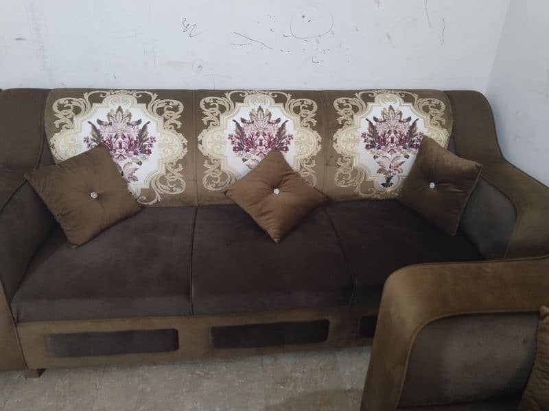 selling sofa 1