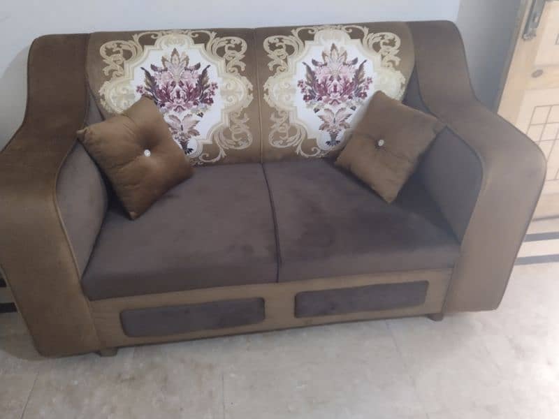 selling sofa 3