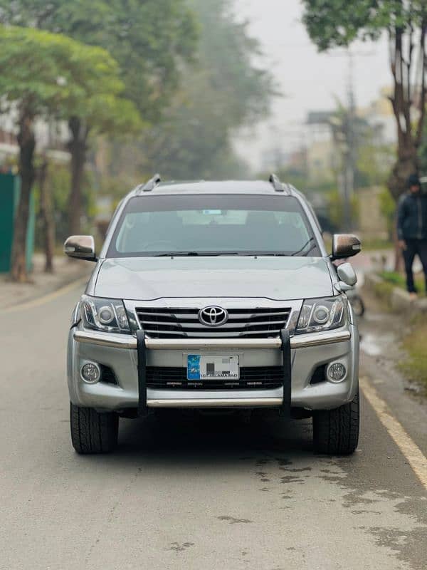 Toyota Hilux vigo champ 2012 3