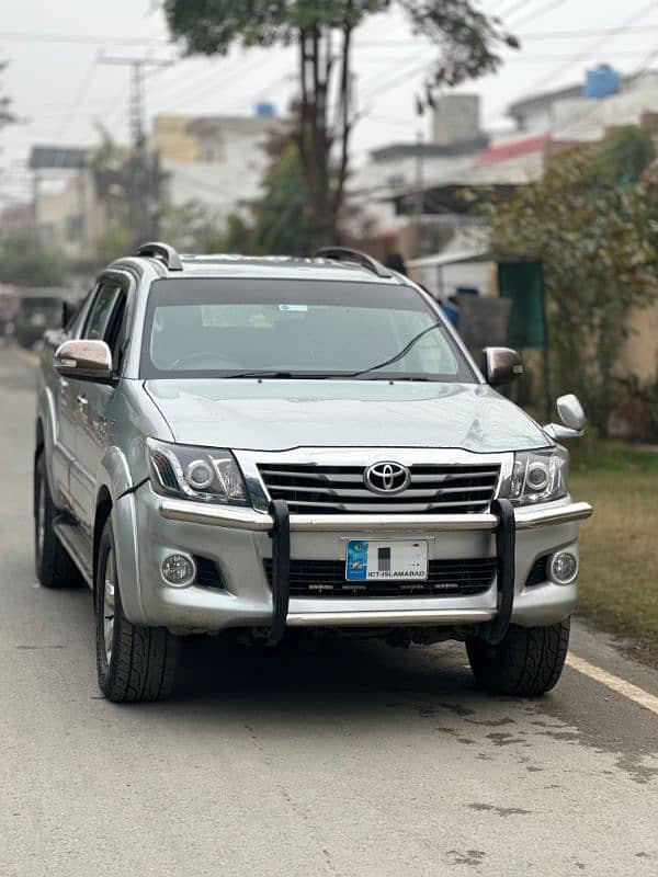 Toyota Hilux vigo champ 2012 4