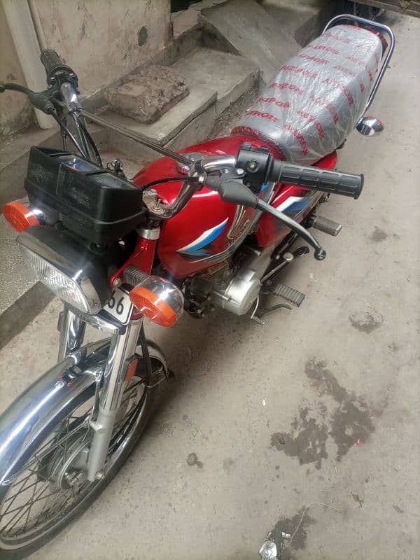 Honda 125 in lush and new condition 1