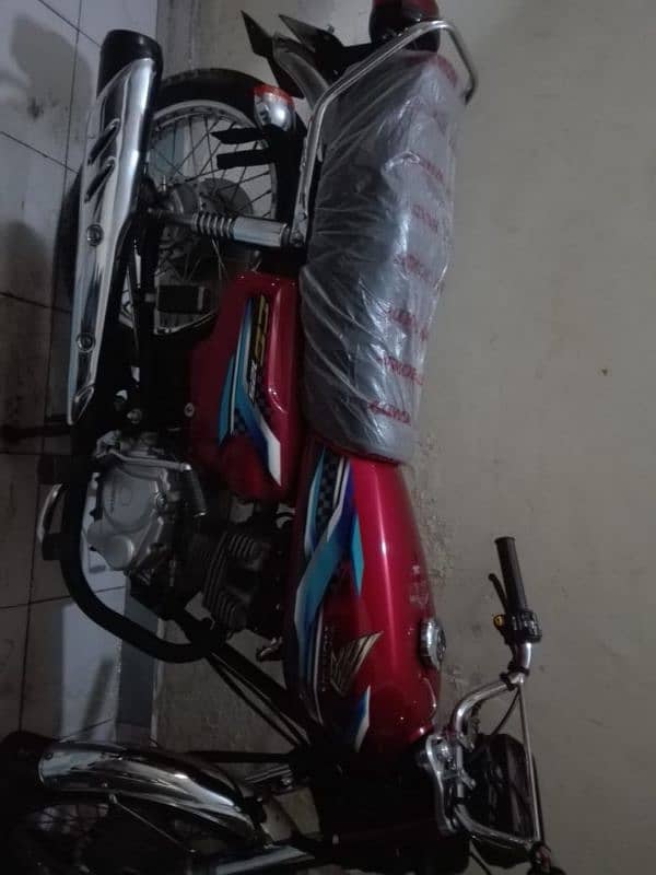 Honda 125 in lush and new condition 5