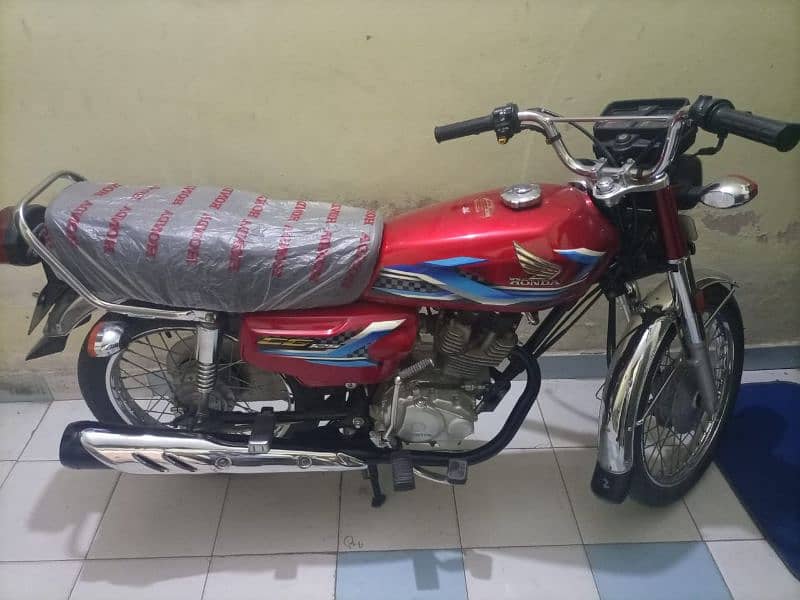 Honda 125 in lush and new condition 6