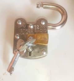 Desi padlock