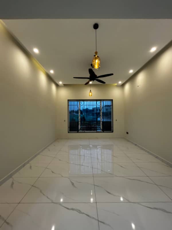 10 Marla Ground portion for RENT in Bahria Town Phase 7 1