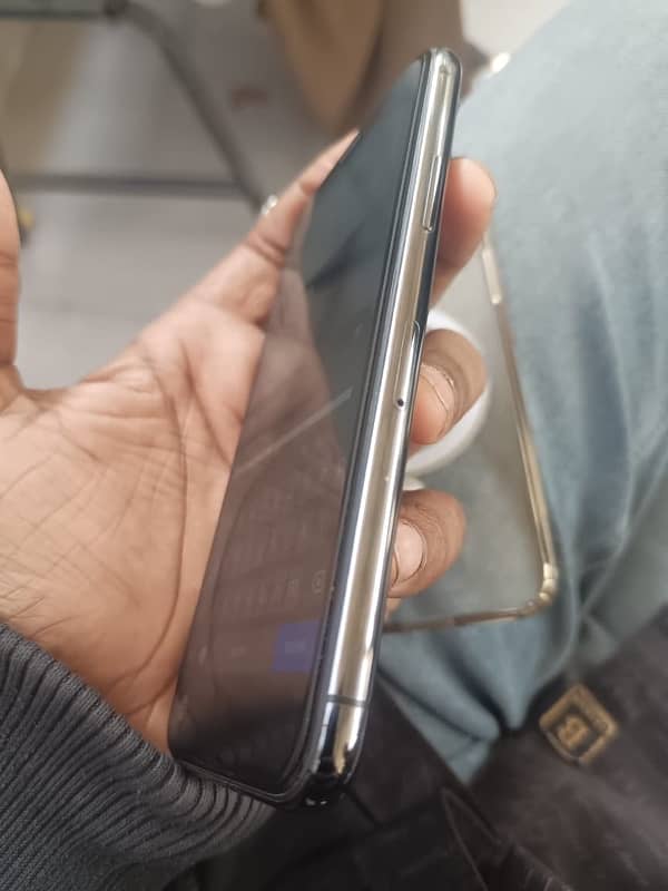 iPhone 11 Pro 256gb pta approved 4