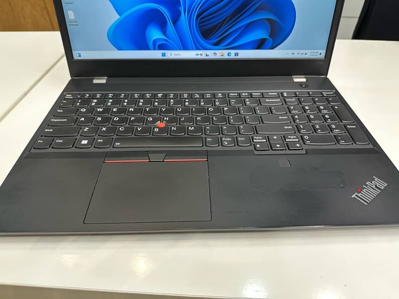 LENOVO THINKPAD P15V CORE- i7 11TH GEN ( 8-core ) 16 GB RAM-512 GB SSD 4