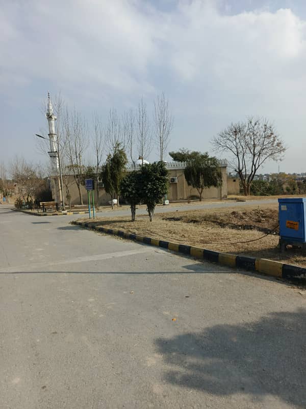 5 Marla Plot for Sale in Airline Avenue Safe & Secure Location with Easy Access to Mumtaz City & Airport Enclave Islamabad 2