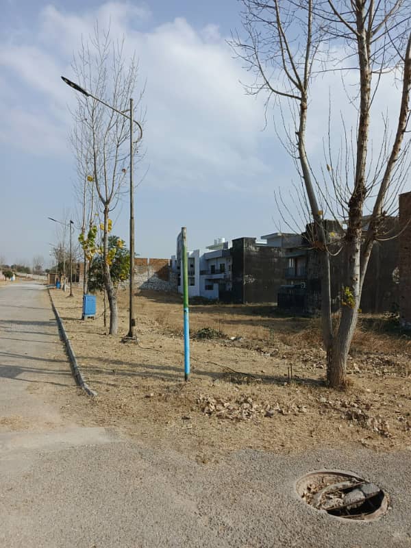 5 Marla Plot for Sale in Airline Avenue Safe & Secure Location with Easy Access to Mumtaz City & Airport Enclave Islamabad 5