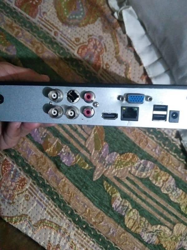 DVR 4 chanel 512gb urgent sale 2