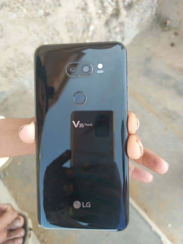 LG v35 thinq 03113830556 8