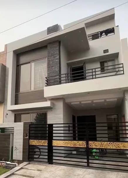 5 marla Almost new house in Platinum Block of Park view city Lahore. 0