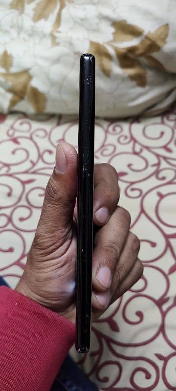 Samsung Galaxy Note 8 in Good Condition 4