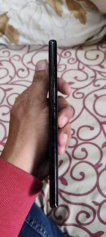 Samsung Galaxy Note 8 in Good Condition 5