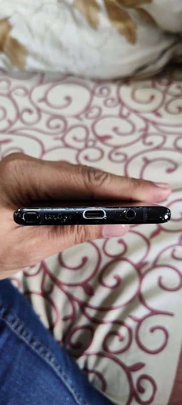 Samsung Galaxy Note 8 in Good Condition 7