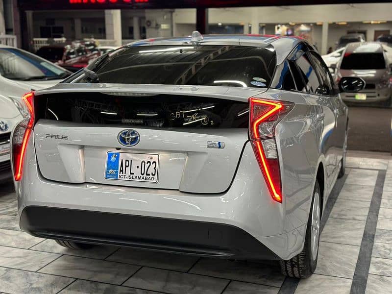 Toyota Prius 2017 0