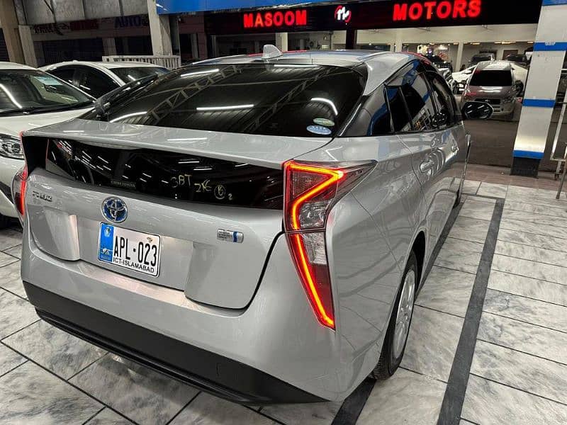 Toyota Prius 2017 8