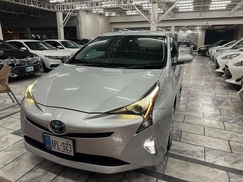 Toyota Prius 2017 10