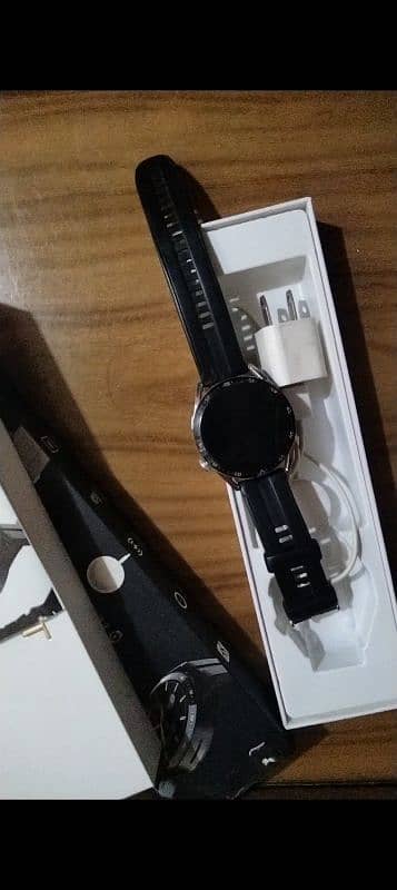 HW 28 Smart Watch 5