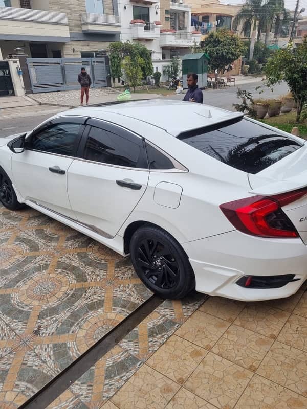 Honda Civic 2018 5