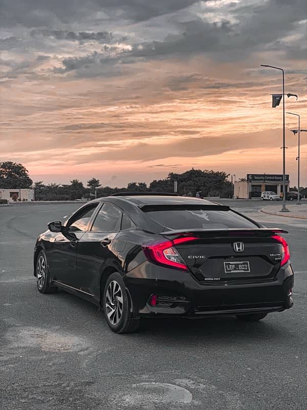 Honda Civic Oriel 2018 5