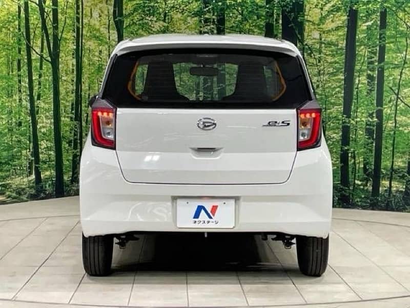 Daihatsu Mira 2022 4