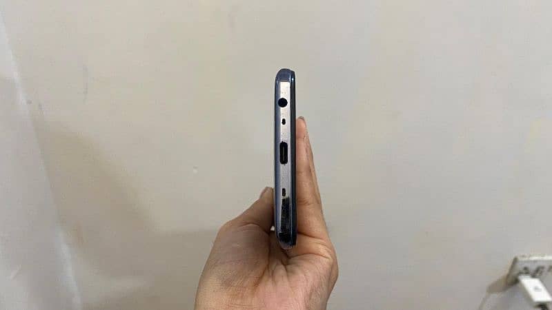 infinix zero x neo in 10/10 condition with complete box 4