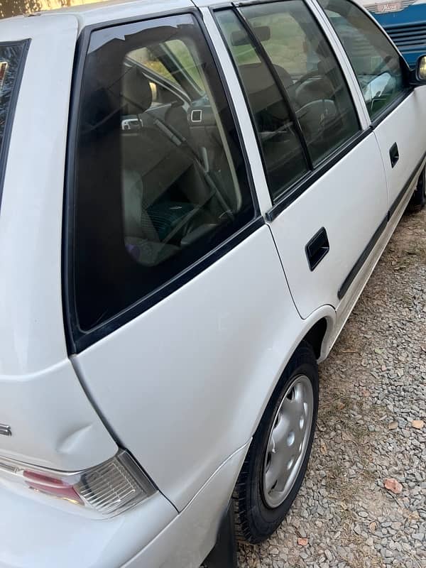 Suzuki Cultus VXL 2015/16 home used lush car 12