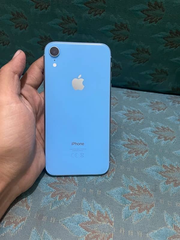 Iphone XR with box 0