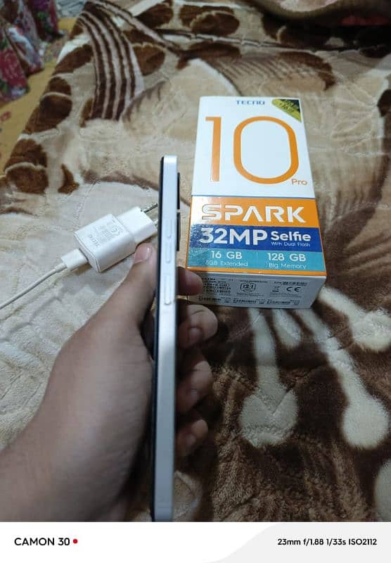 Spark 10 pro 8+8+128 mint condition 3