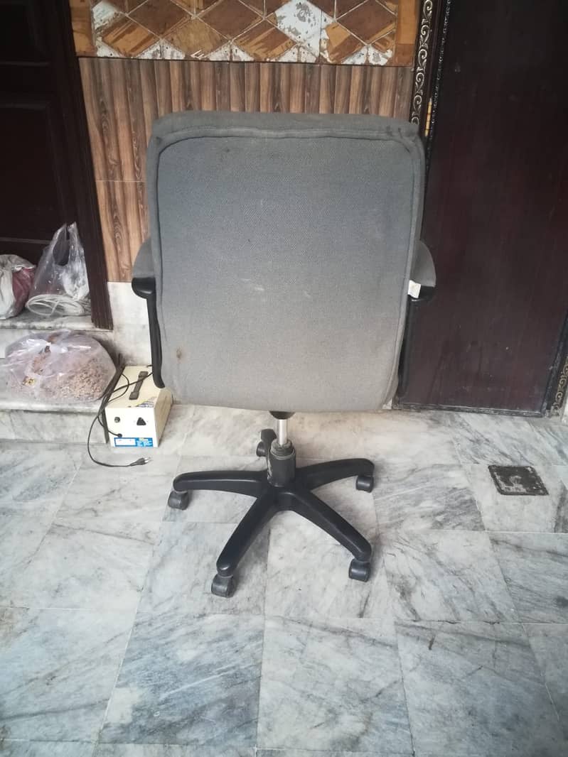 Urgent Sale Office Furniture Chair and Table 6