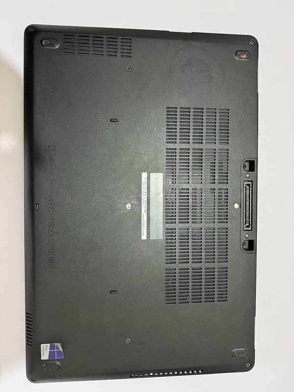 Dell laptop Latitude E5570 3