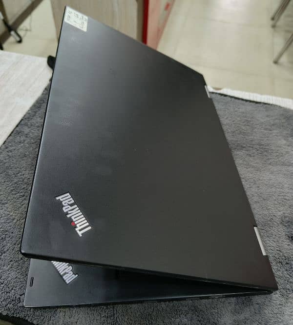 Lenovo x1 yoga x360 rotate i7 6th gen ram 16gb SSD 256gb 4