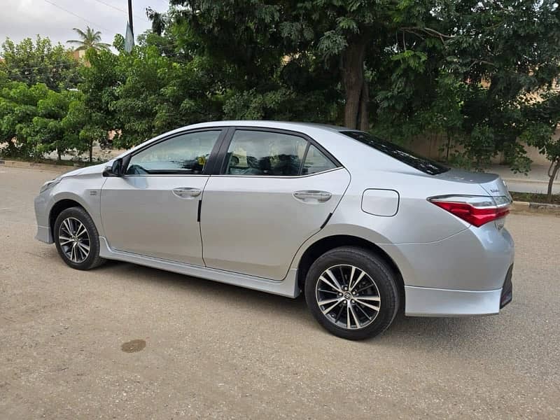 Toyota Corolla Altis Grande X CVT-i-1.8 Black interior 2021 3