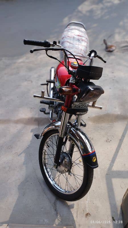 I am selling Honda cd 70 1