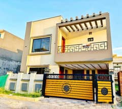 7 Marla Luxurious House Available For Rent