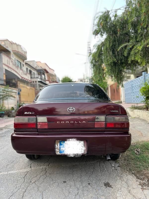 Toyota Corolla 2.0 D 2001 4