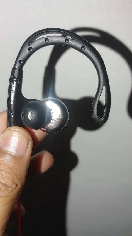 Powerbeats Wired Handsfree 12