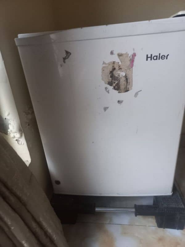 mini haier fridge 0