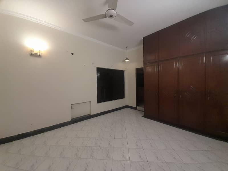 10 marla full house available for Rent in dha phase 1 11