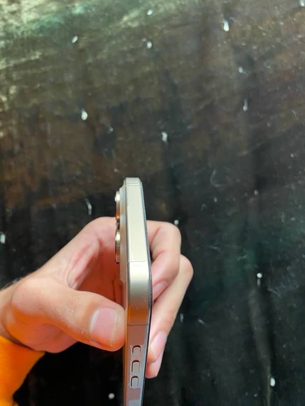 IPhone 16 Pro Max Deseert Titanium 5