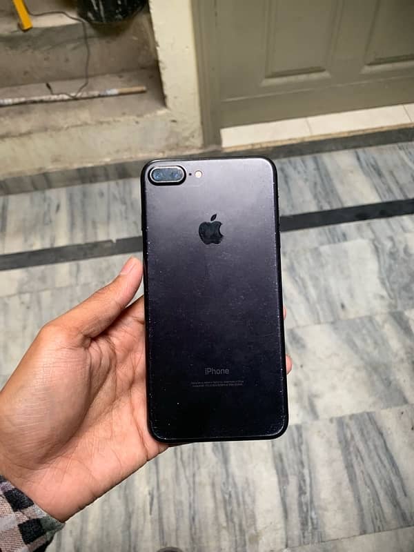 I phone 7plus 128 gb by pass 100  present  battery health 2