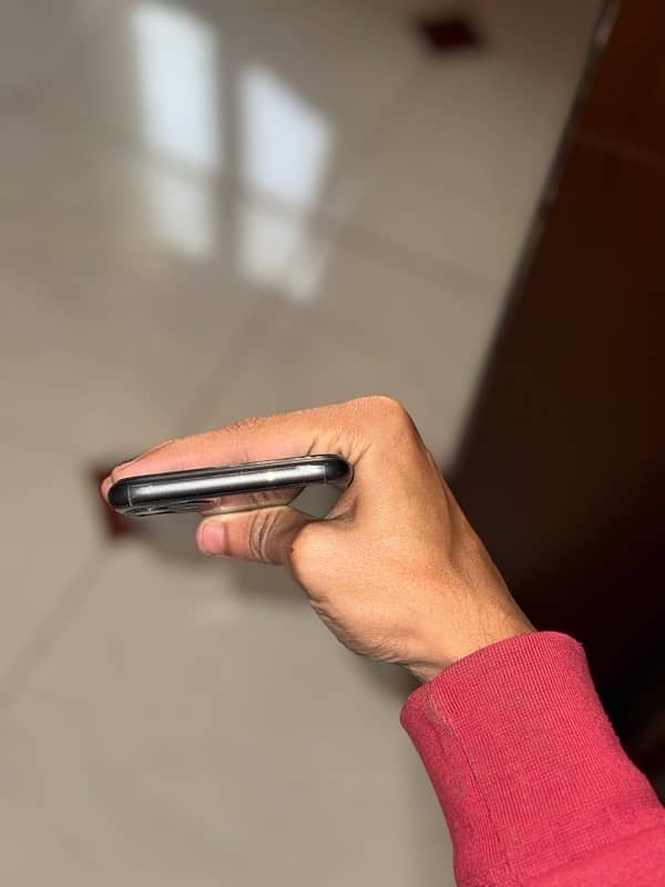 IPHONE 11 128gb JV 4